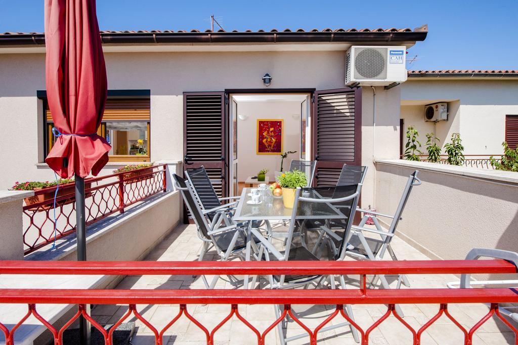 Apartments Karmen Rovinj Exterior foto