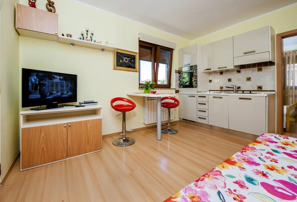 Apartments Karmen Rovinj Exterior foto